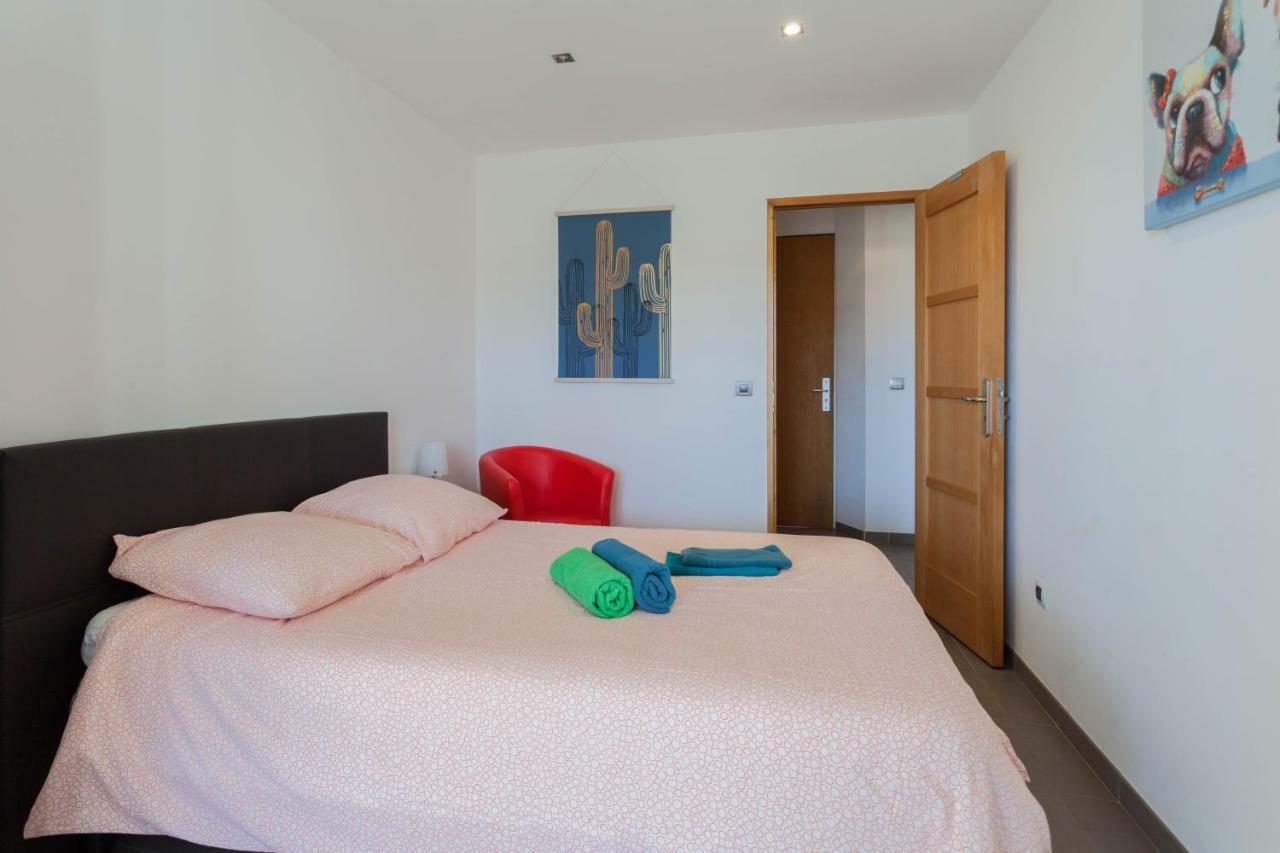 La Casa Reine Jeanne- Pres De La Gare - Wifi - Parking - Neuf Et Confort Apartment *